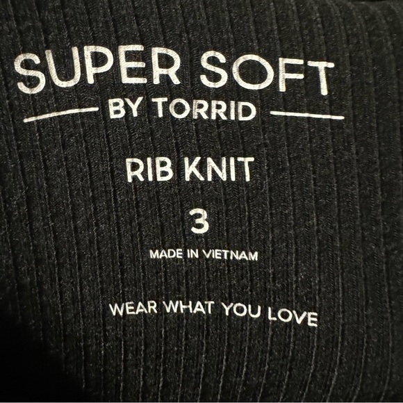 Torrid Fitted Super Soft Ribbed Mock Neck Tunic Split Hem Top - Size 3X - Picture 10 of 11
